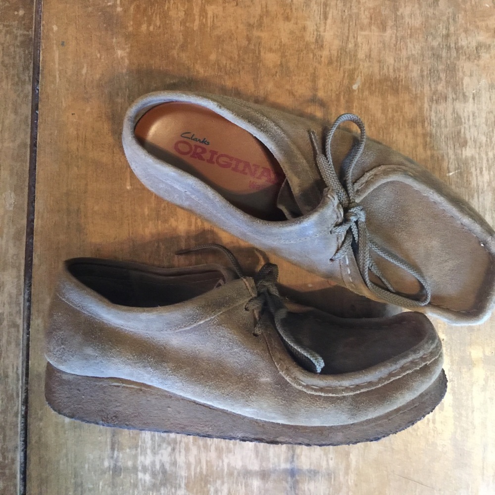 Women's sz 8.5 Wallabees