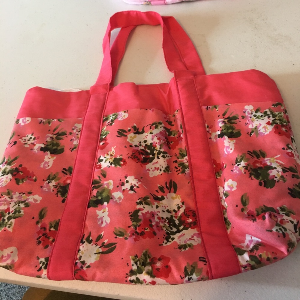 Tote bags homemade with six pockets on the outside