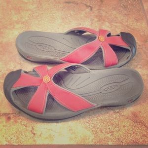 Keen Bali sandals size 10