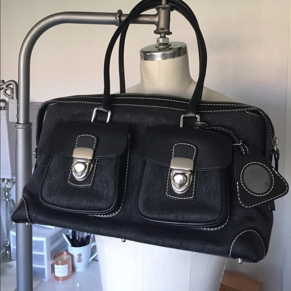 Dooney and Bourke handbag w/separate pouch