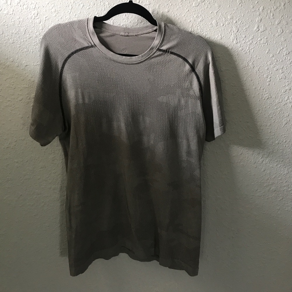 Men's Lulu tshirt - subtle camo