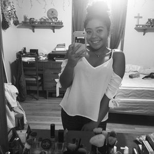 Meet your Posher, Alexis