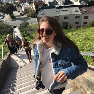 Meet your Posher, Kelly