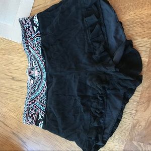 black ruffled loose shorts