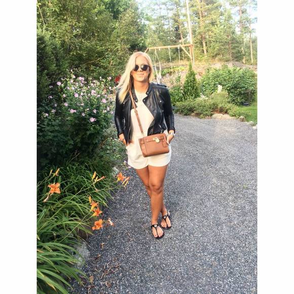 Meet your Posher, Oona-lotta - Picture 1 of 1