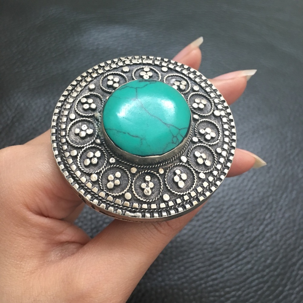 Traditional ring - Picture 2 of 5
