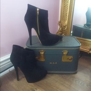 Black heel booties