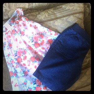 I'm selling my old clothes from 2016 I grew out of