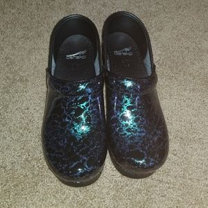 Nurse clogs