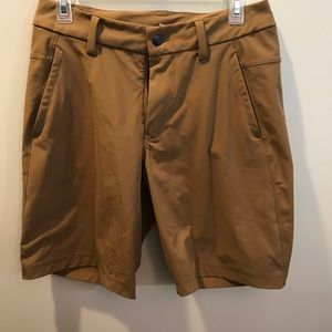 Lululemon commission shorts 9"