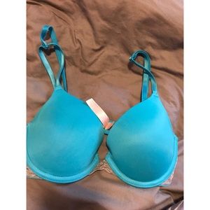 Victoria Secret Wear Everywhere Push Up bra