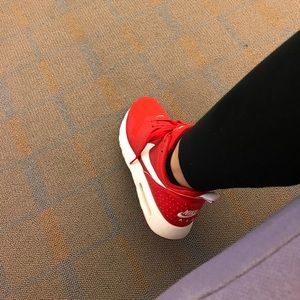 Meet your Posher, Ariel