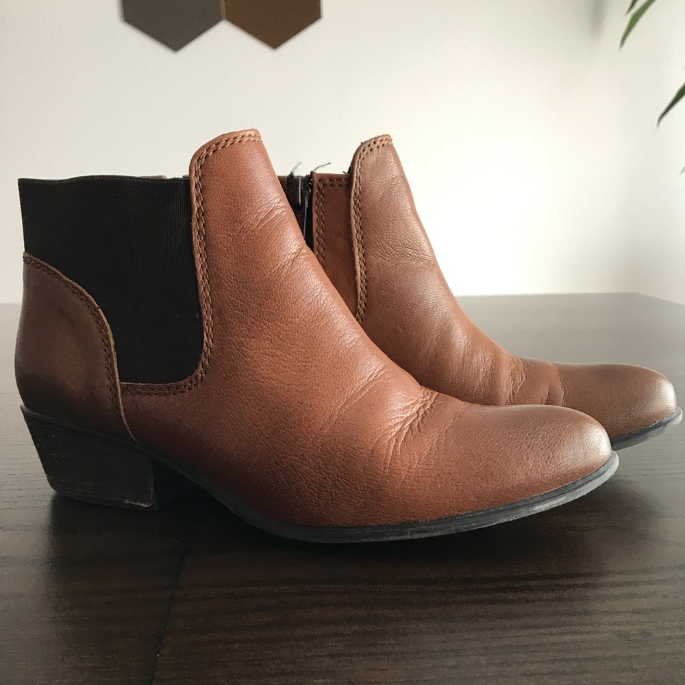 Steve Madden Brown Booties