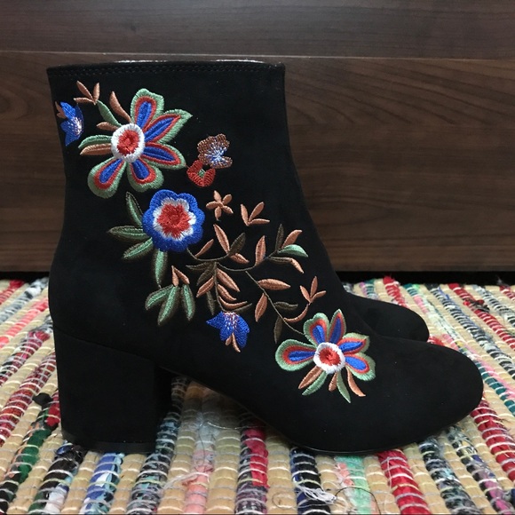🚫SOLD🚫 Aldo Kettleson Ankle Booties - Picture 2 of 6