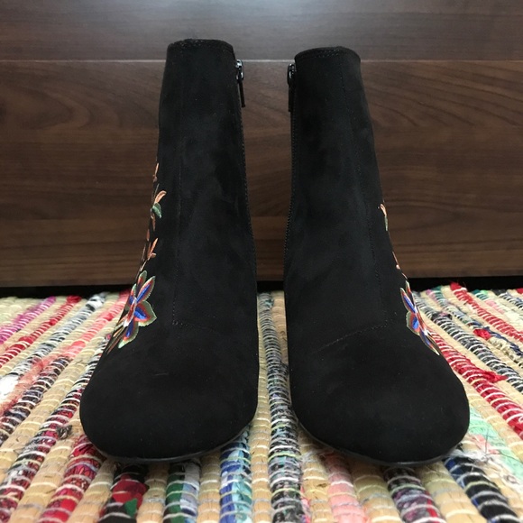 🚫SOLD🚫 Aldo Kettleson Ankle Booties - Picture 4 of 6