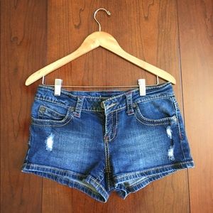 American Rag distressed denim shorts🦋