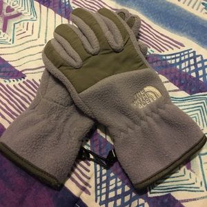 Lavender Northface Gloves