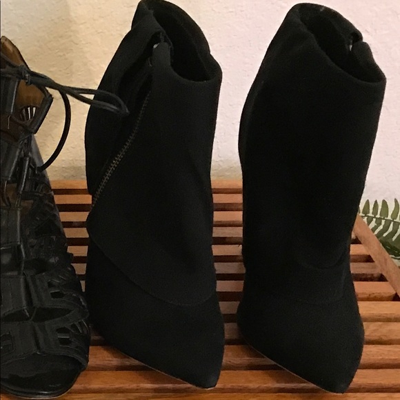 🖤 Alice & Olivia Booties - Picture 6 of 8