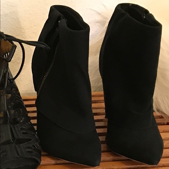🖤 Alice & Olivia Booties - Picture 7 of 8