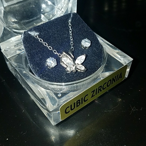 CZ butterfly necklace with studs - Picture 2 of 4