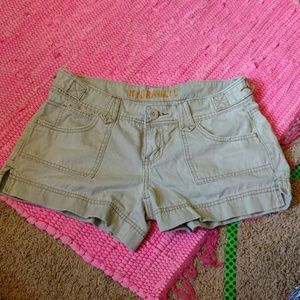Kaki shorts.