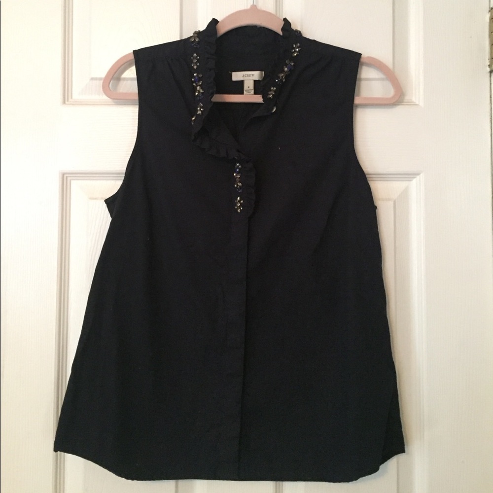 Sleeveless blouse.