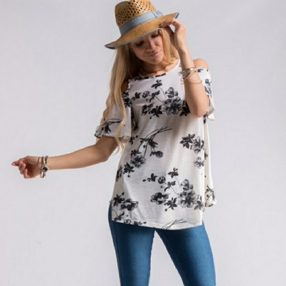 Floral print cutout shoulder top - Picture 4 of 4