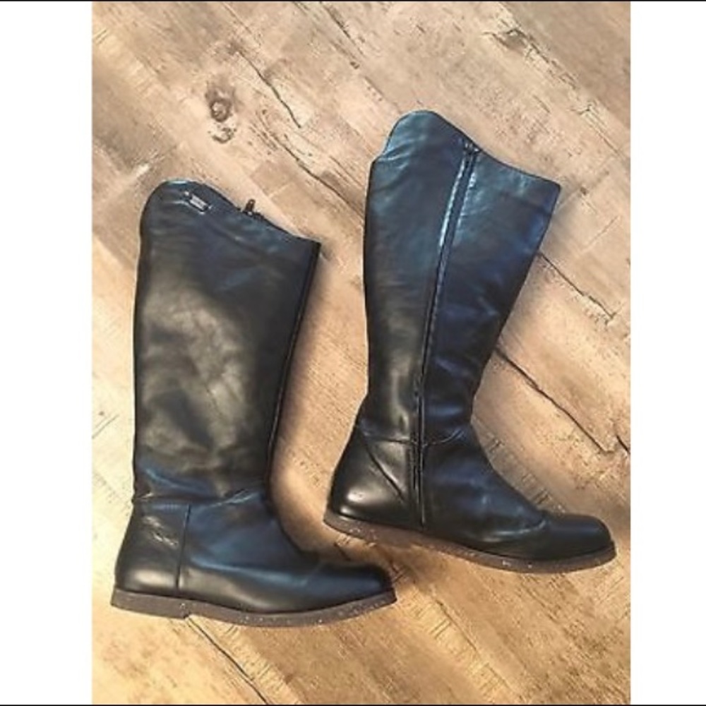 EMU Australia Black Armidale boots