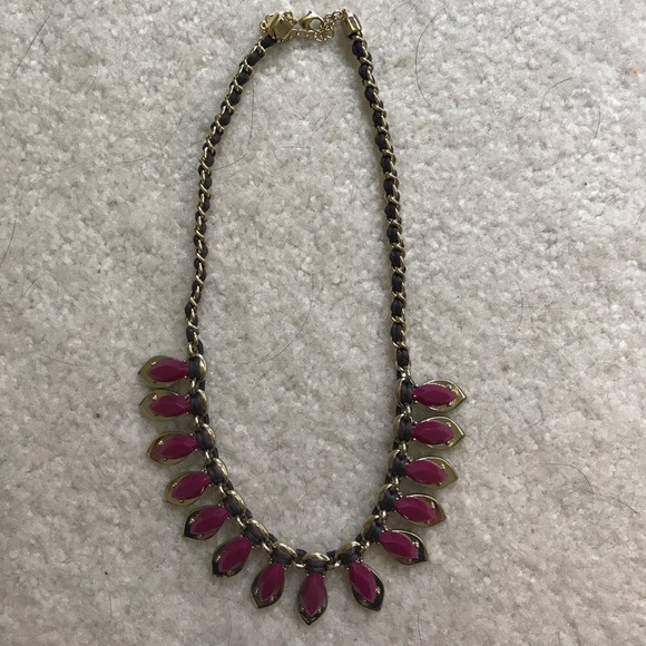 Necklace! Great condition - Picture 1 of 2