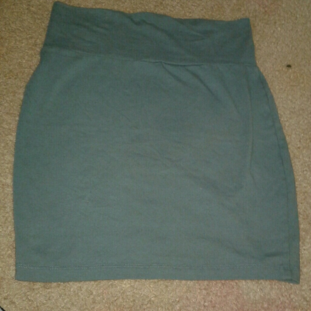 💮Charlotte russe tight olive green skirt💮