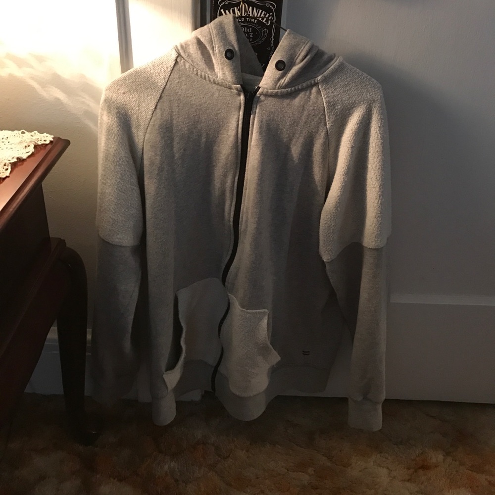 Gray & White Contrast Sweater. No string included
