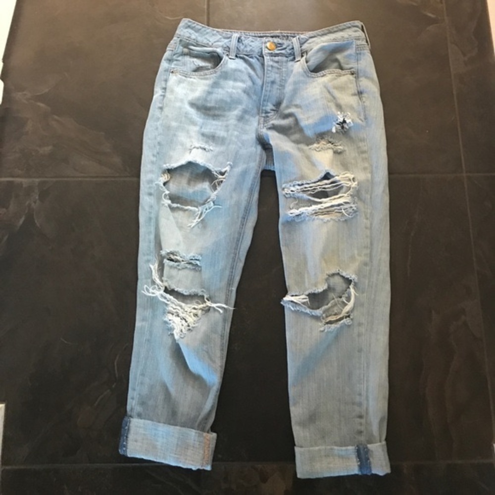 American Eagle distressed boyfriend jeans size 6.