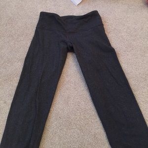 Grey lululemon wunder under leggings