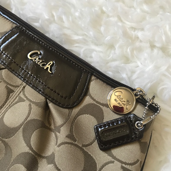 Coach wristlet - Picture 3 of 3