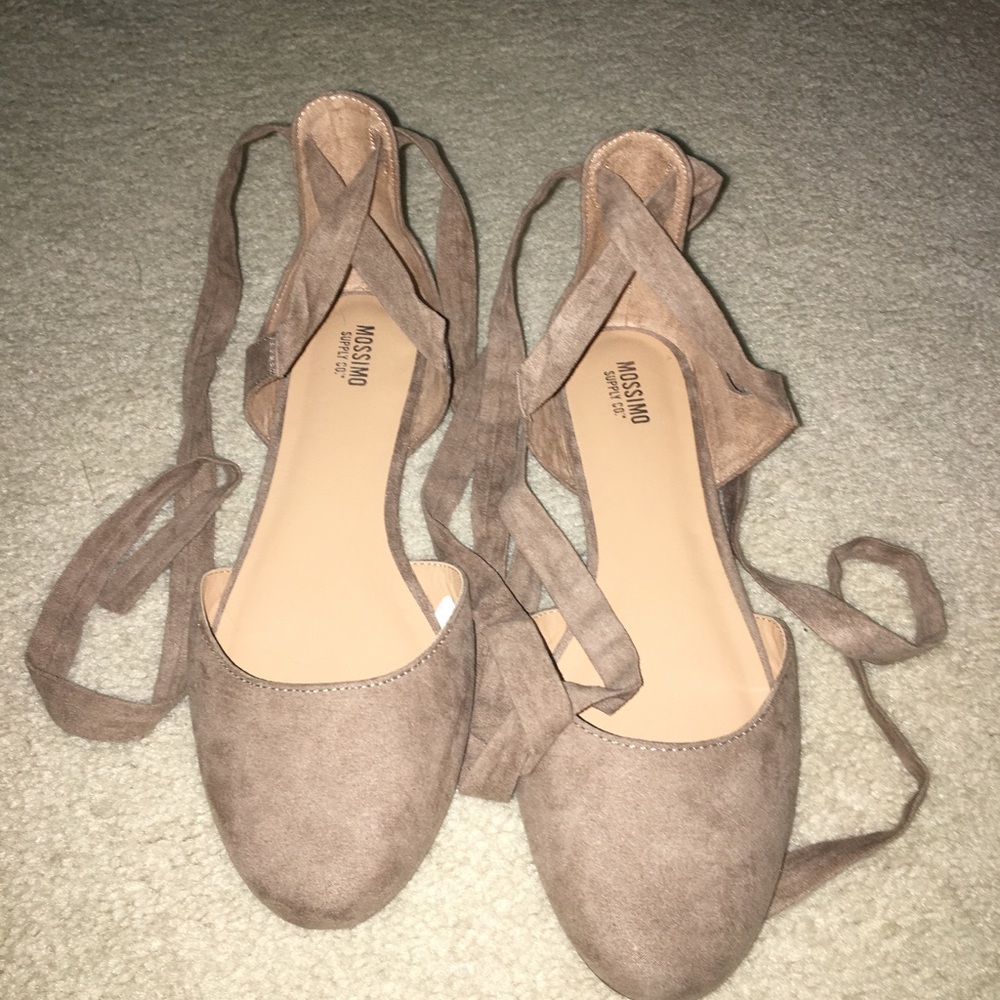 Brand new lace up flats