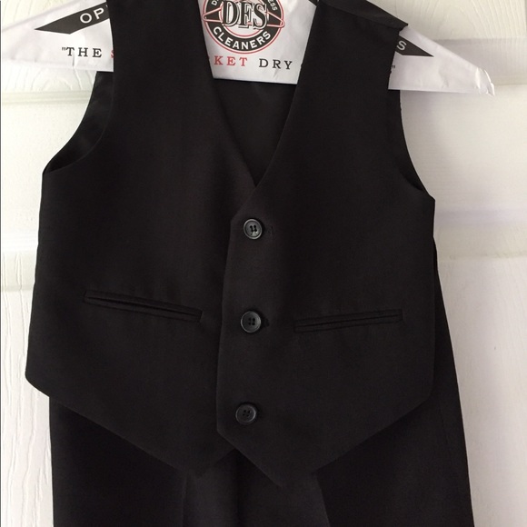 Toddler Boy 3-piece black suit - Picture 2 of 4
