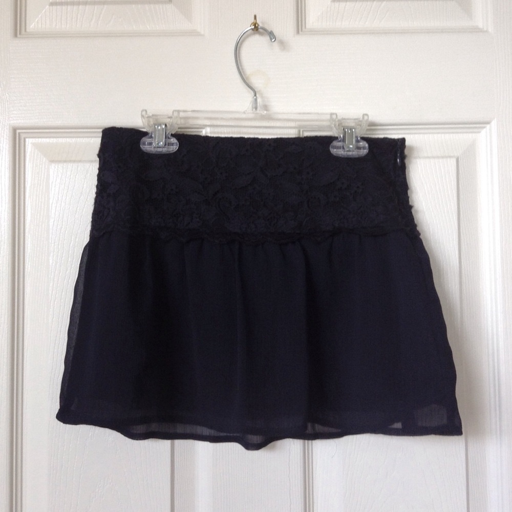 Navy lace and chiffon Hollister skirt
