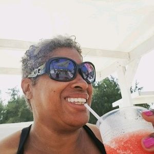 Meet your Posher, Sherry