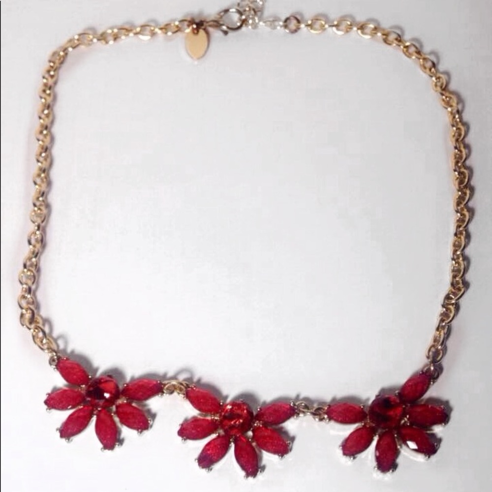 Red Floral Statement necklace❤️