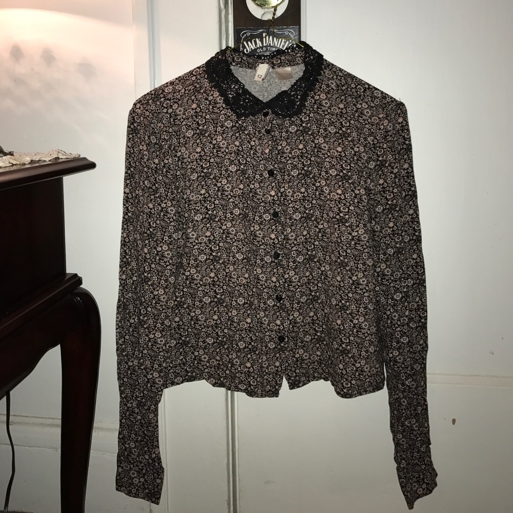 Peter Pan Collared Floral Blouse