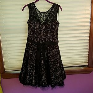 Black lace over nude inlay