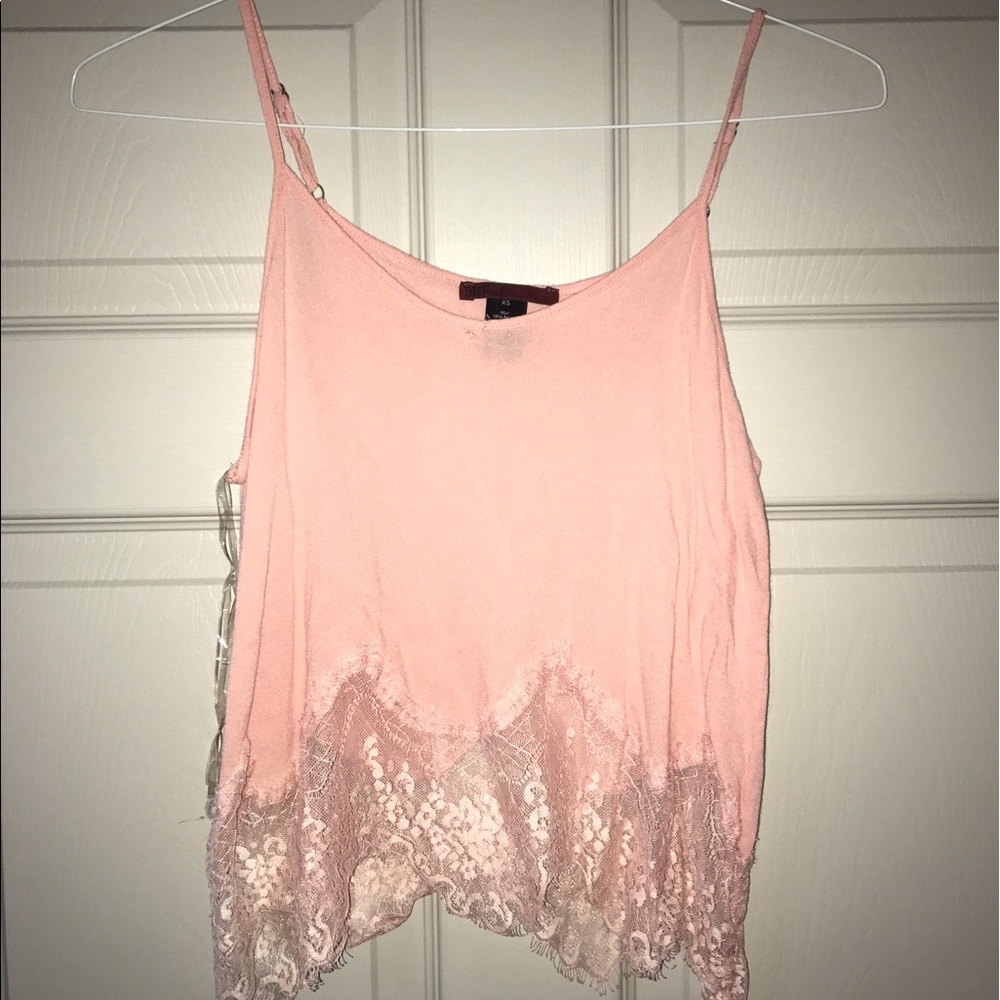 BKE light pink crop top with lace