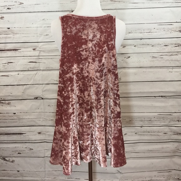 LAST 1 ๐ธ NWT Crushed Velvet Camisole Tank Top - Picture 2 of 5