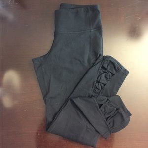 Athleta X's and O's Capri