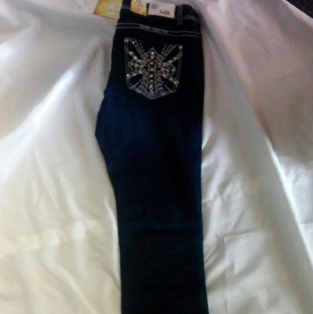 Jeans - Picture 2 of 4