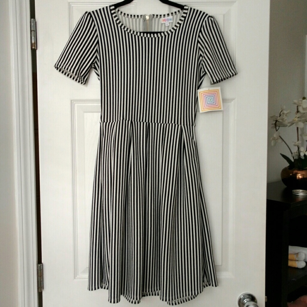 NWT Lularoe Amelia