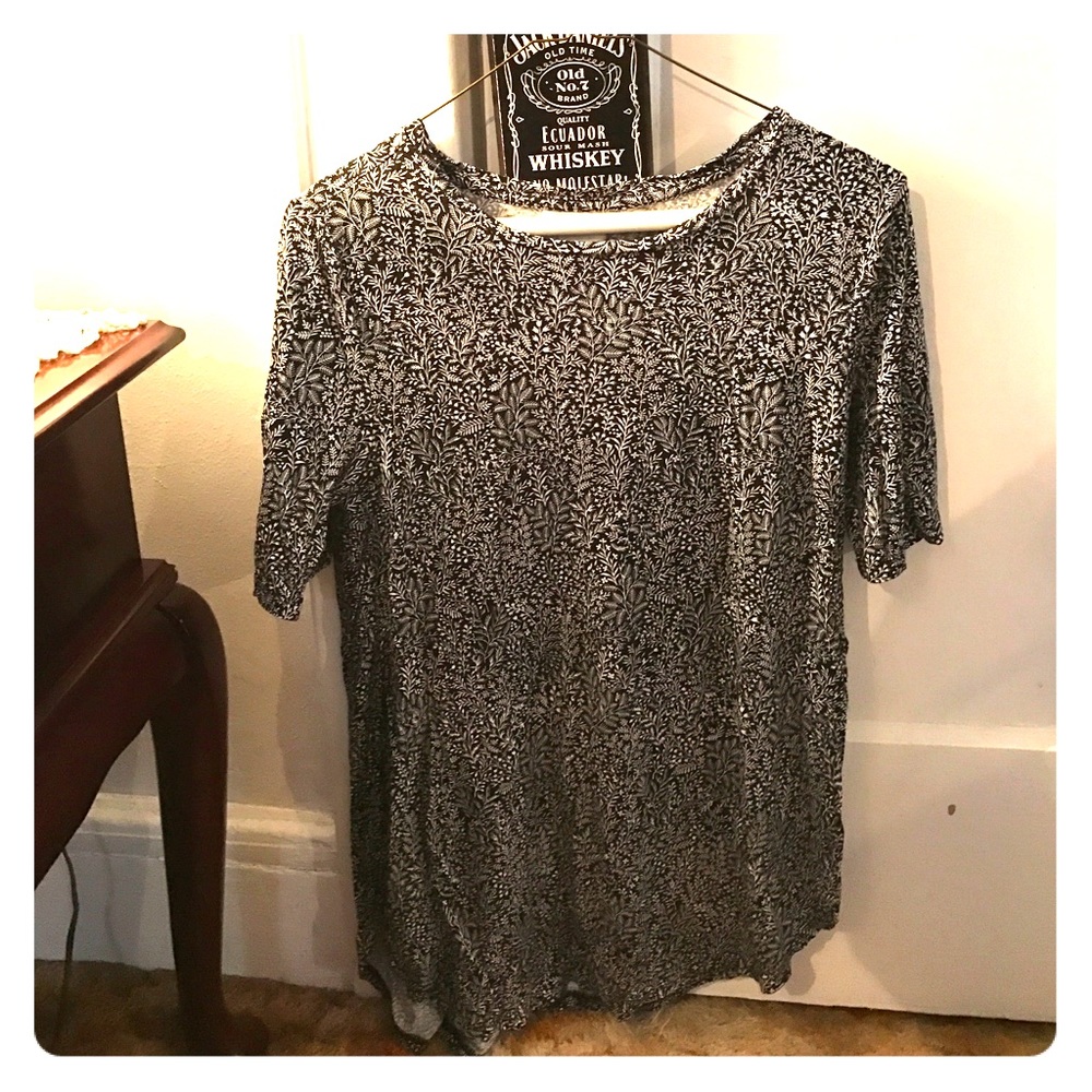 High Low Short Sleeved Flowy Top