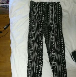 Black tribal print Forever 21 leggings