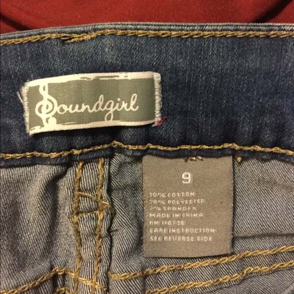 Skinny denim shorts/capris - Picture 2 of 3