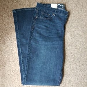 NWT Canyon River Blues Size 14 Jeans